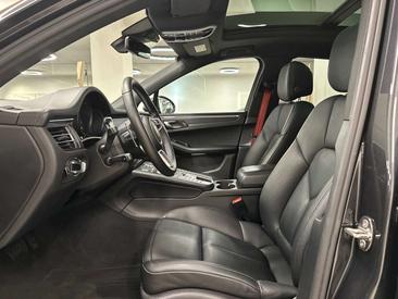 Porsche Macan — photo 14
