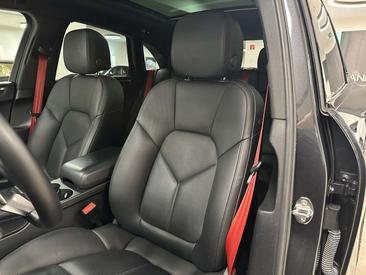 Porsche Macan — photo 15