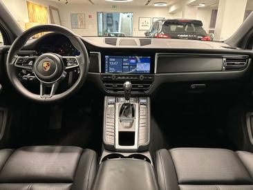 Porsche Macan — photo 18