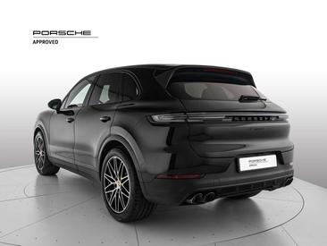 Porsche Cayenne III — photo 3