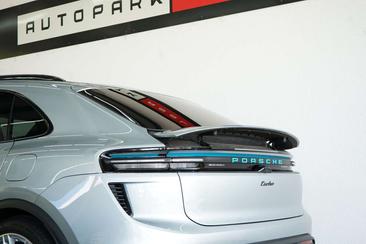 Porsche Macan Electrique Turbo — photo 35