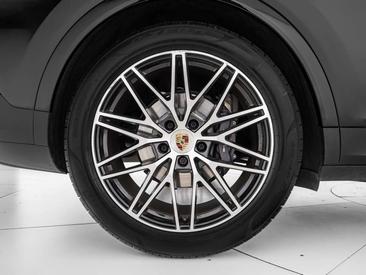 Porsche Cayenne III — photo 9