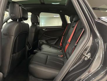 Porsche Macan — photo 22