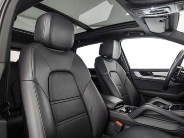 Porsche Cayenne III — photo 14