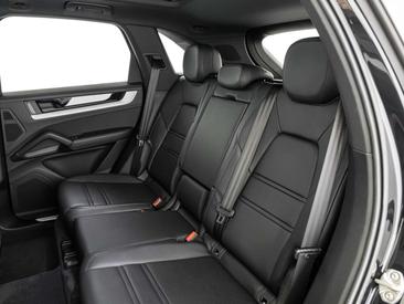 Porsche Cayenne III — photo 15