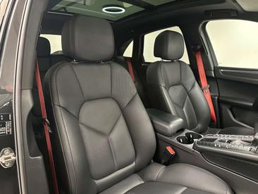 Porsche Macan — photo 27