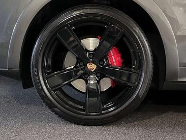 Porsche Cayenne III E-Hybrid — photo 12