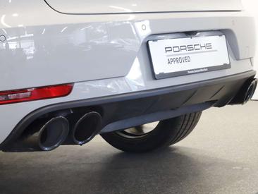 Porsche Macan Turbo — photo 16