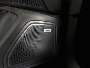 Porsche Macan Electrique Base — photo 11