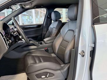 Porsche Cayenne III — photo 15