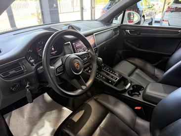 Porsche Macan Electrique Base — photo 12