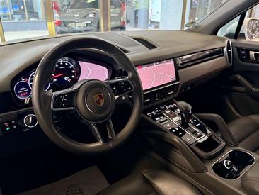 Porsche Cayenne III — photo 16