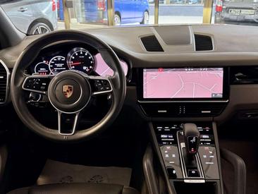 Porsche Cayenne III — photo 17