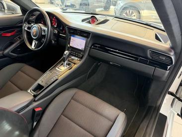 Porsche 991 Carrera — photo 10