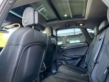 Porsche Macan Electrique Base — photo 14