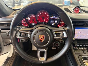 Porsche 991 Carrera — photo 11