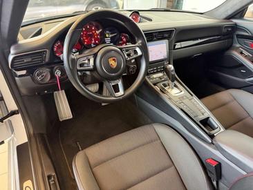 Porsche 991 Carrera — photo 12