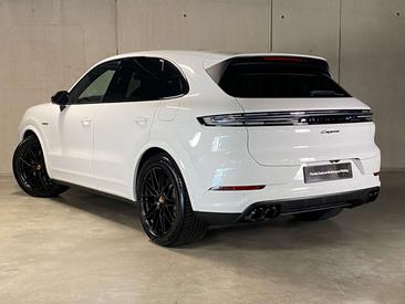 Porsche Cayenne III E-Hybrid Black Edition — photo 3