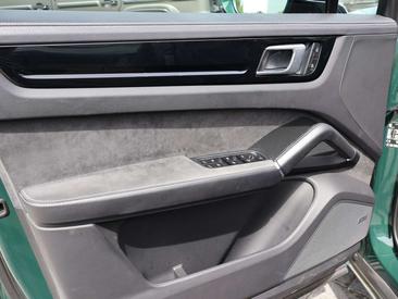 Porsche Cayenne III GTS — photo 10