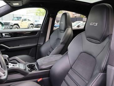 Porsche Cayenne III GTS — photo 14