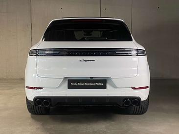 Porsche Cayenne III E-Hybrid Black Edition — photo 6