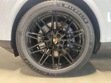 Porsche Cayenne III E-Hybrid — photo 9