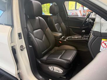 Porsche Macan Electrique S — photo 14