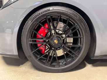Porsche Panamera II GTS — photo 12