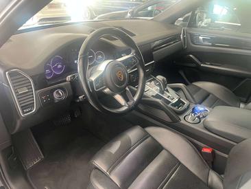 Porsche Cayenne III — photo 10