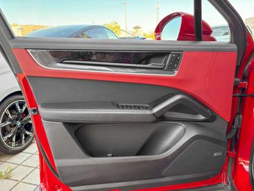 Porsche Cayenne III Turbo E-Hybrid — photo 17