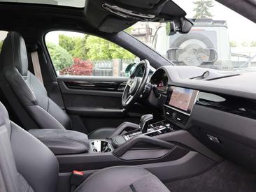 Porsche Cayenne III GTS — photo 23