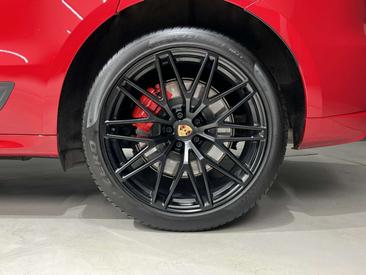 Porsche Macan Electrique GTS — photo 9