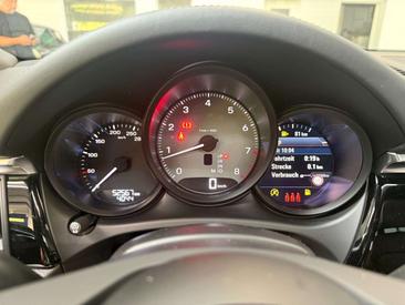 Porsche Macan Electrique S — photo 18
