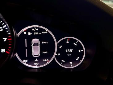 Porsche Cayenne III — photo 41