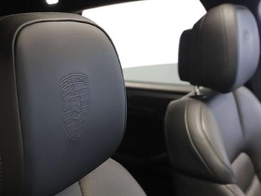 Porsche Macan Turbo — photo 44