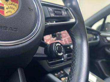 Porsche Macan Electrique S — photo 10