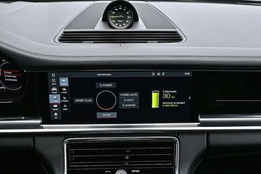 Porsche Panamera II E-Hybrid — photo 30
