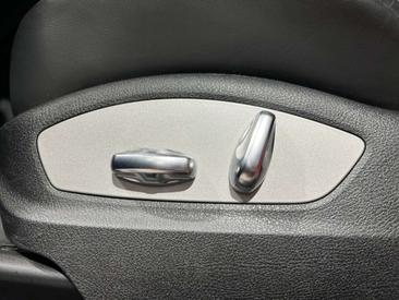 Porsche Macan Electrique GTS — photo 22
