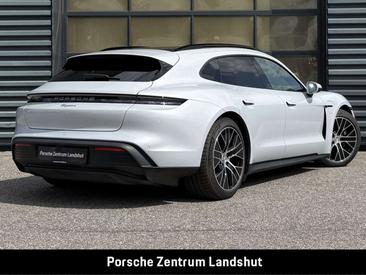 Porsche Taycan — photo 6