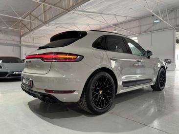 Porsche Macan Electrique GTS — photo 9