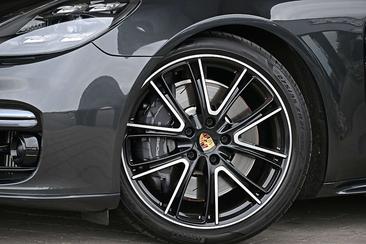 Porsche Panamera II E-Hybrid — photo 37