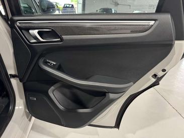 Porsche Macan Electrique GTS — photo 13