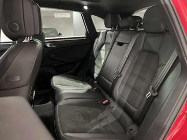 Porsche Macan Electrique GTS — photo 31