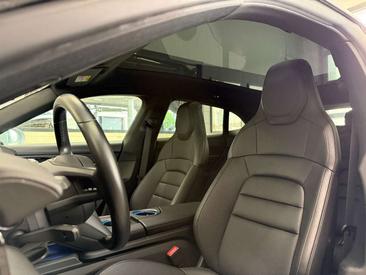 Porsche Taycan — photo 12