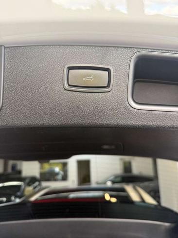 Porsche Macan Electrique S — photo 30