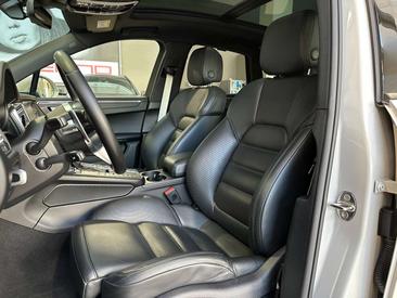 Porsche Macan Electrique Base — photo 9