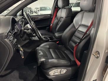 Porsche Macan Electrique GTS — photo 16