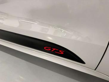Porsche Macan Electrique GTS — photo 17