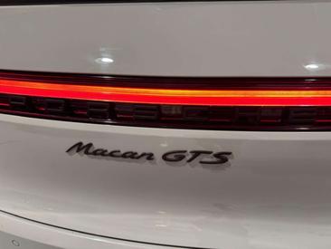 Porsche Macan Electrique GTS — photo 18