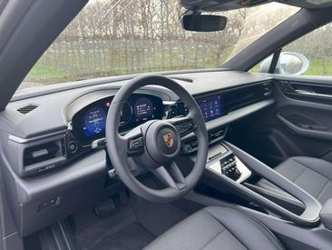 Porsche Macan Electrique — photo 11